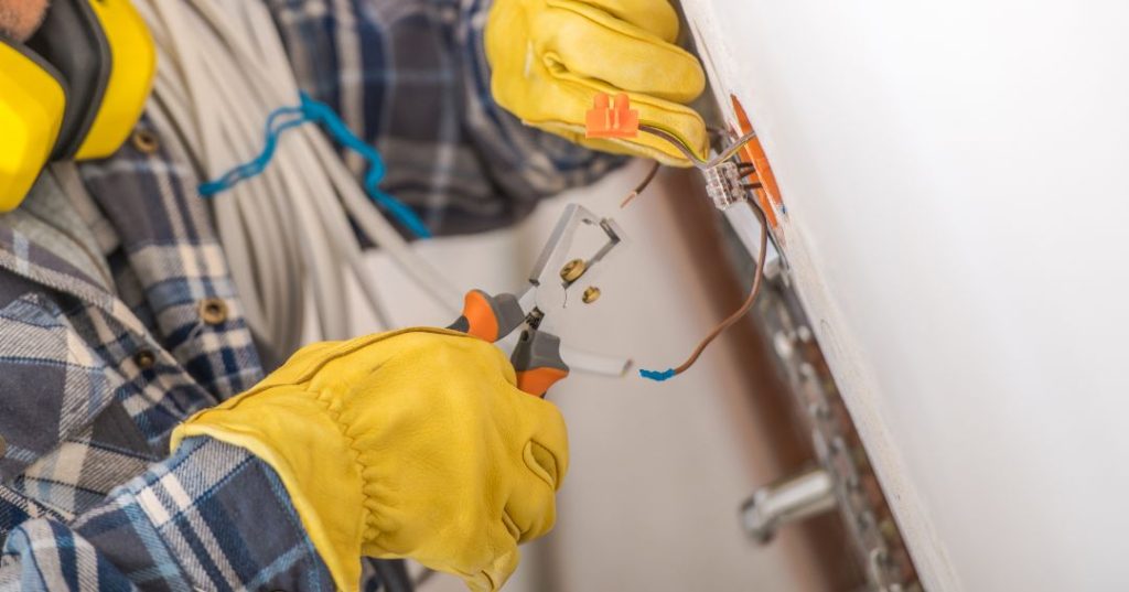 Consertos e manutenções elétricas em Guarapari